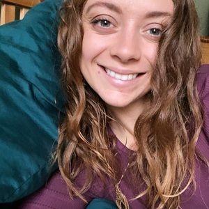 Meet your Posher, Elise